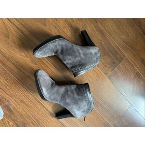 Aquatalia Riley 8 suede ankle boot